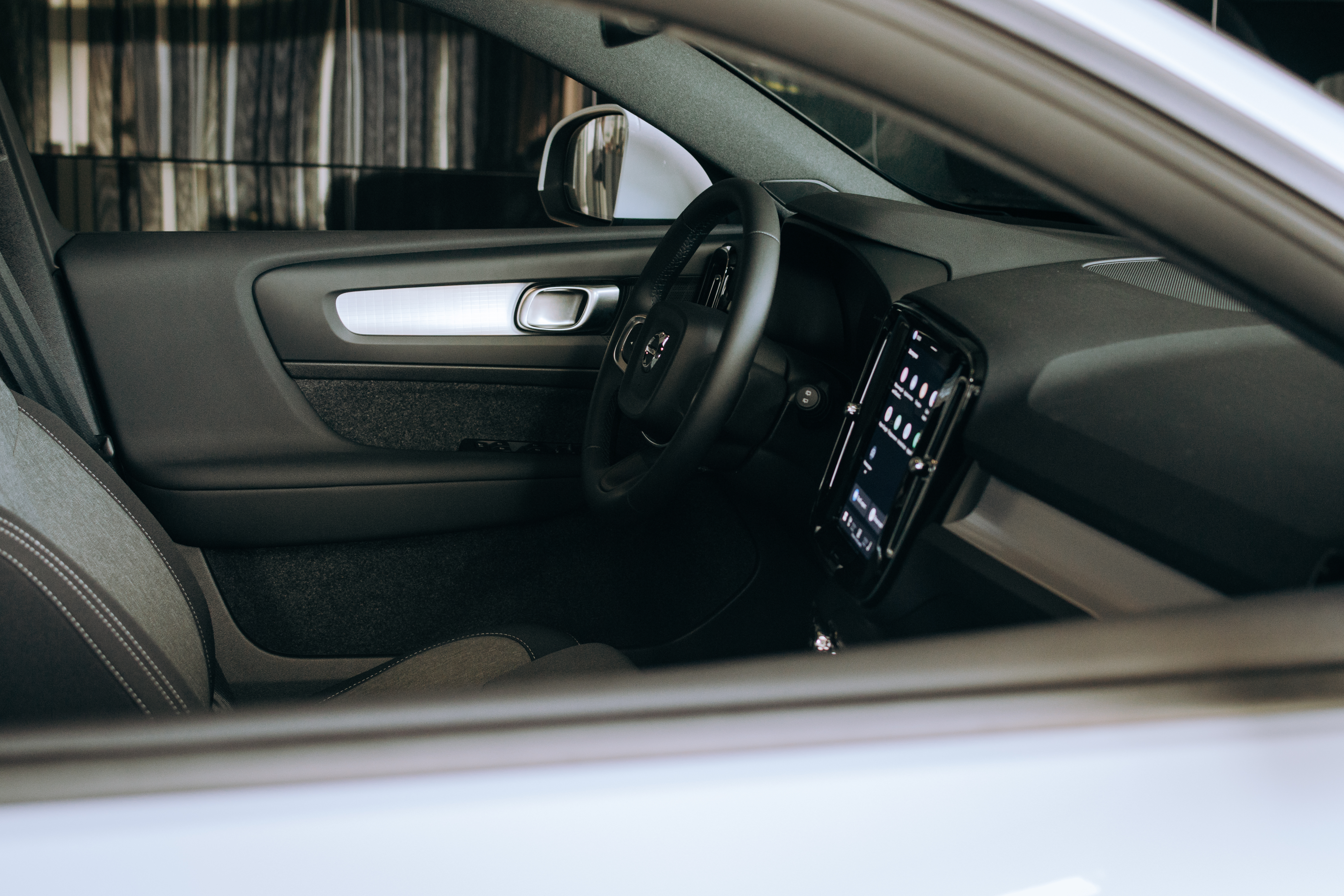 Volvo XC40 за донат: Фонд Сергія Притули та «Боривітер» розіграють новий кросовер у прямому ефірі «Телебачення Торонто»